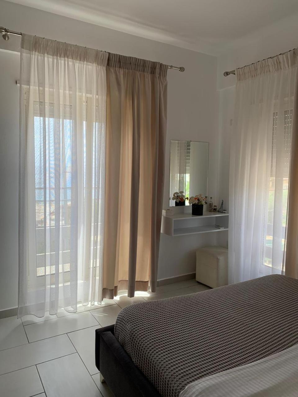 Sea Apartments Himare Exterior foto