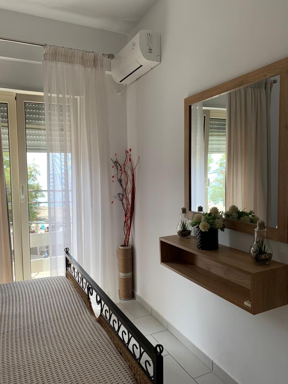 Sea Apartments Himare Exterior foto
